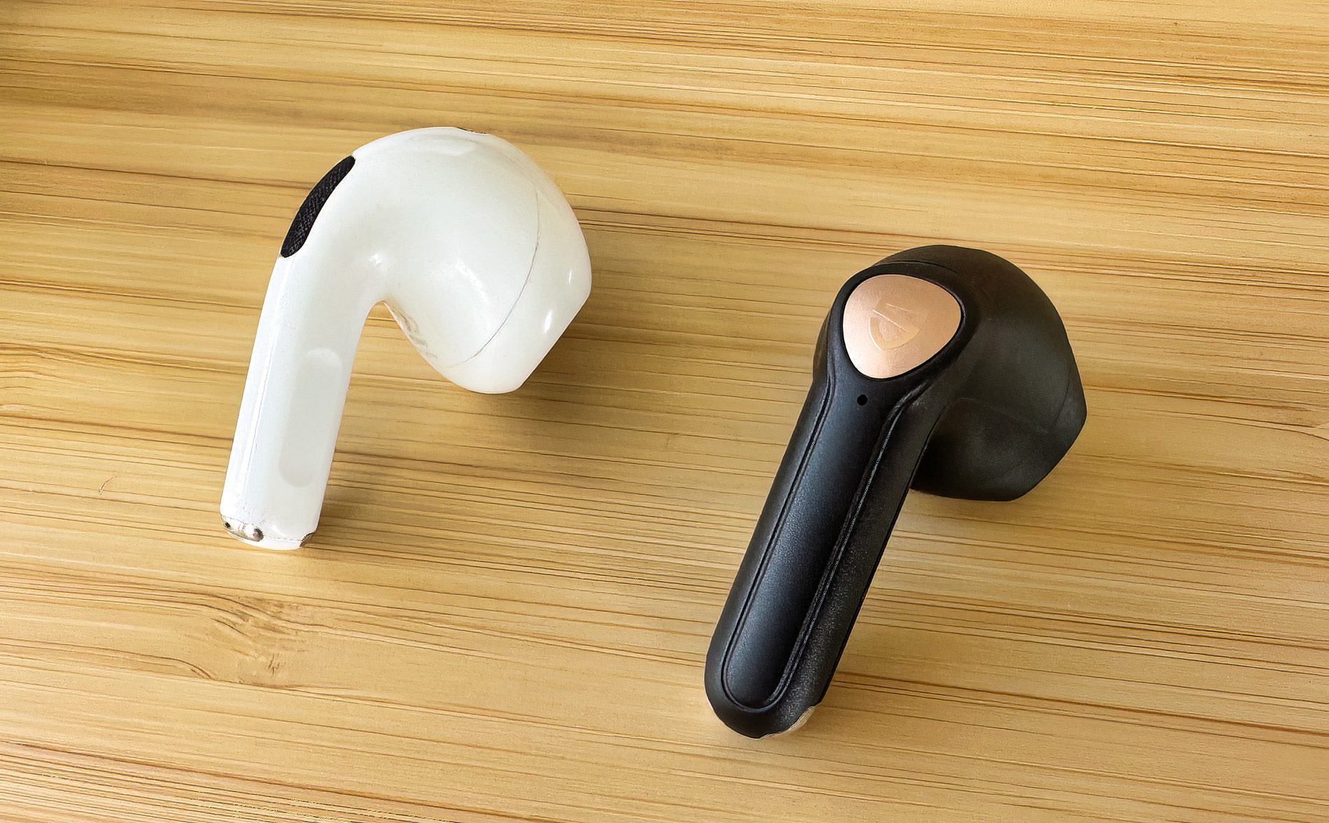Vom Klang sind die Soundpeats Air3 Deluxe nicht weit von den AirPods 3 entfernt, aber ihnen fehlt natürlich die tiefe Integration in die Apple Betriebssysteme.