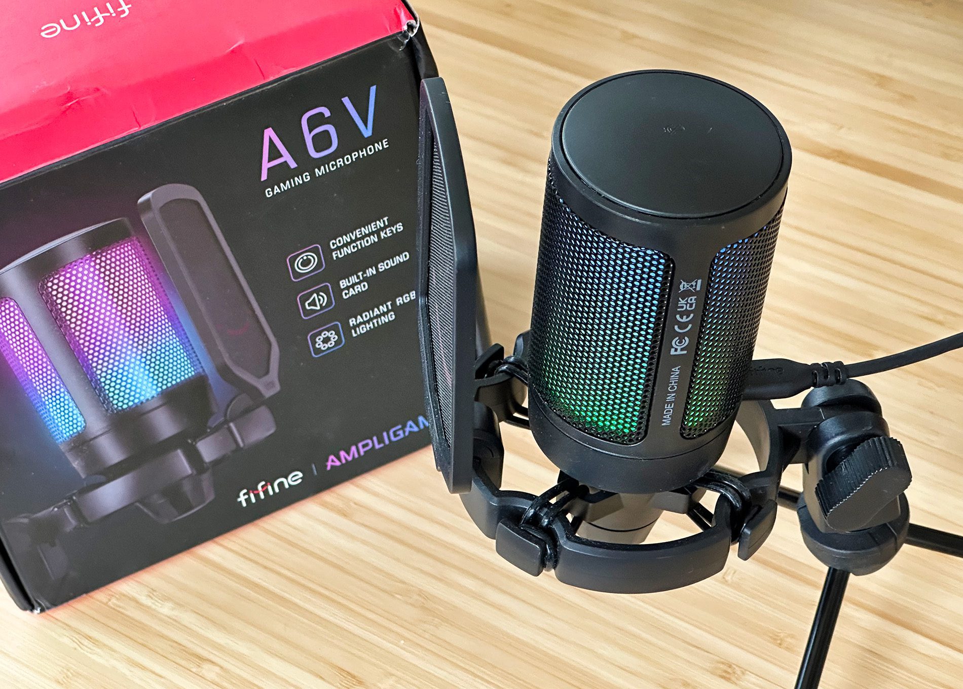 Das Fifine A6V ist aus meiner Sicht ein USB-Mikrofon mit sehr gutem Preis-Leistungs-Verhältnis, das einen guten Klang liefert.