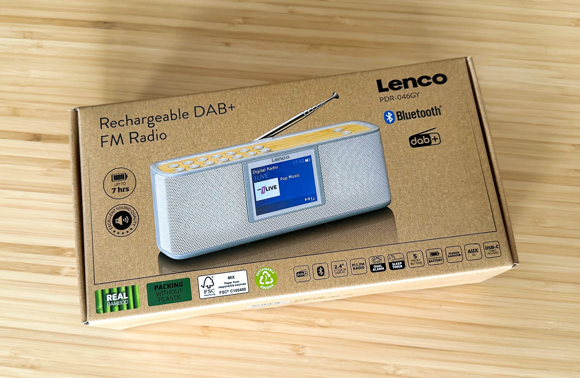 Die Verpackung des Radios ist komplett ohne Plastik und unterstreicht den Gedanken der Nachhaltigkeit.