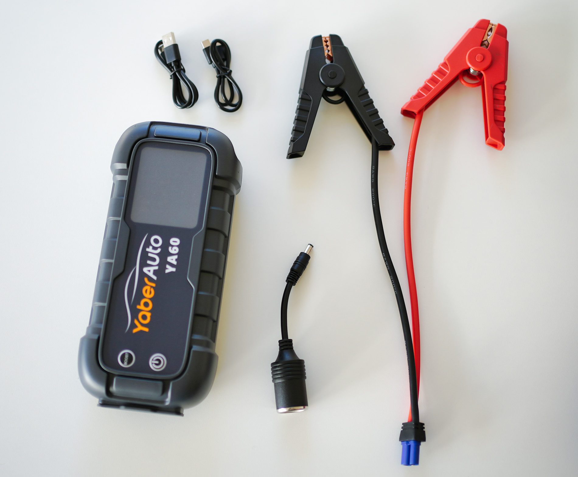 Hier sieht man – bis auf die Transportbox – alles, was im Lieferumfang dabei ist.