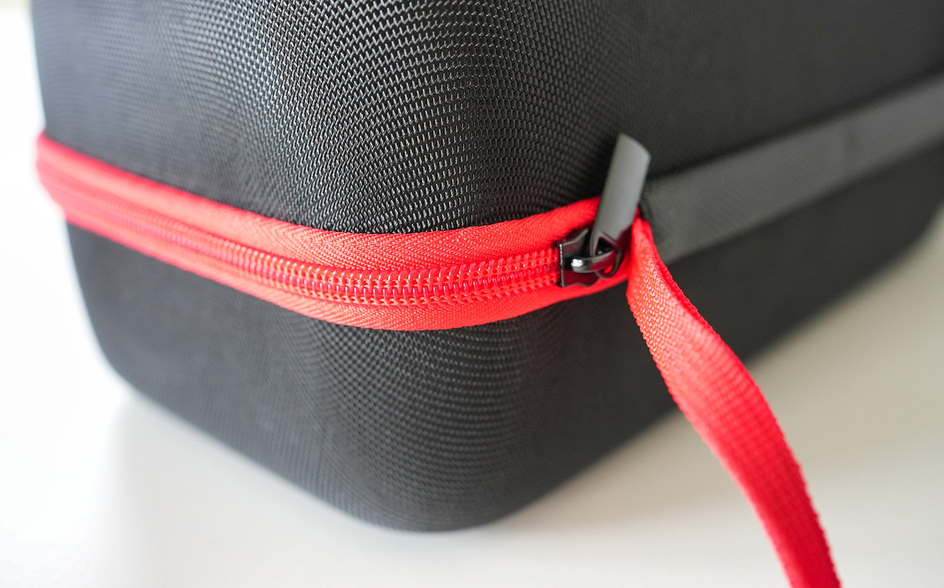 Die Transporttasche von YaberAuto ist stabil und sauber verarbeitet.