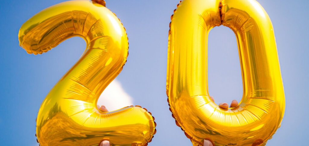 In 2027 wird Apple statt des iPhone 19 wohl das Jubiläumsgerät iPhone 20 auf den Markt bringen. Verschiedene Modelle soll es geben, aber alle so komplex, dass nur die Fertigungsstrukturen in China dafür in Frage kommen sollen.