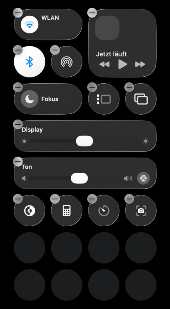 Der schwarze Hintergrund ist ein Screenshot-Fehler der Tahoe-Beta.