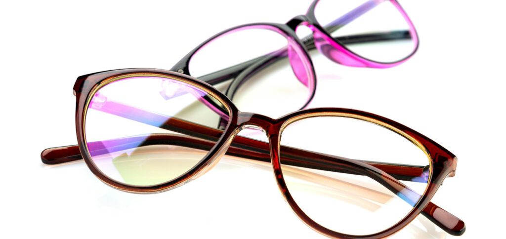 Zwei Kameras sollen in der Apple KI-Brille stecken: Eine für Fotos und Videos sowie eine für die Umgebungs- und Handgesten-Erkennung.