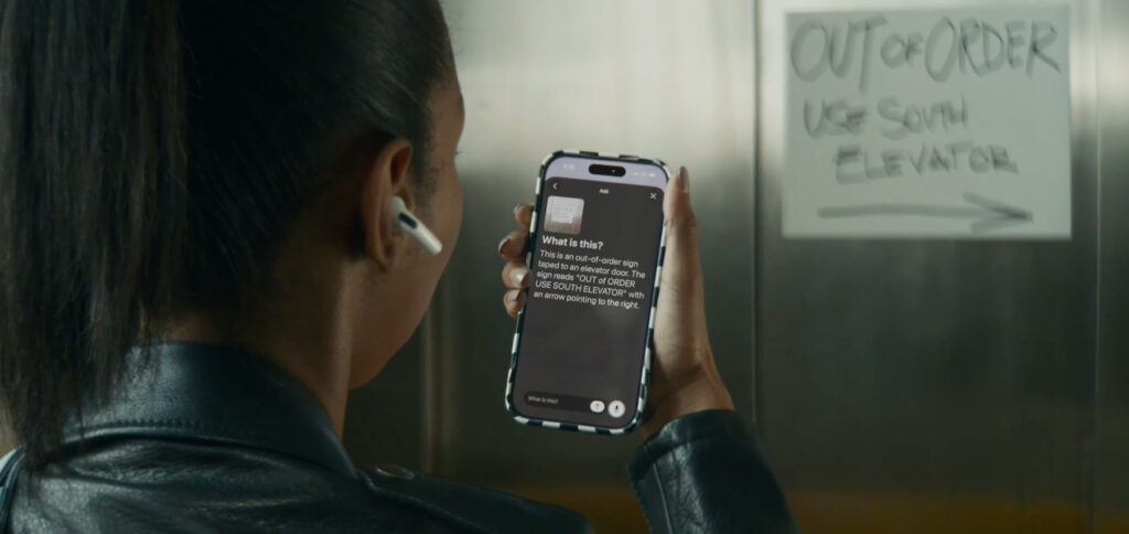 Apple Intelligence soll unter iOS 27, iPadOS 27, macOS 27 und Co. mehrere Bedienungshilfen verbessern. Hier sagt die Umgebungsbeschreibung an, dass der Fahrstuhl außer Betrieb ist und wo man stattdessen hingehen soll.